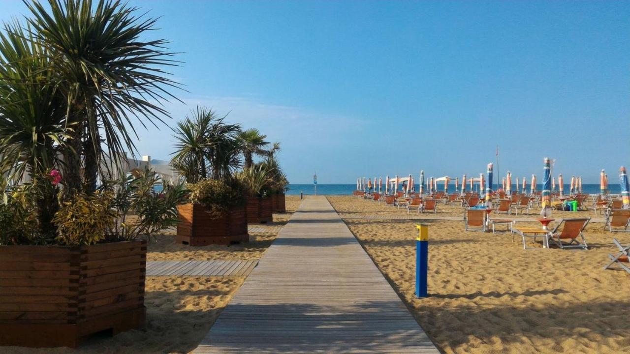 Appartamenti Angela E Pordenone Bibione Exteriör bild
